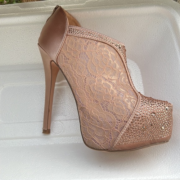 Womens gold rose high heels - Picture 3 of 12